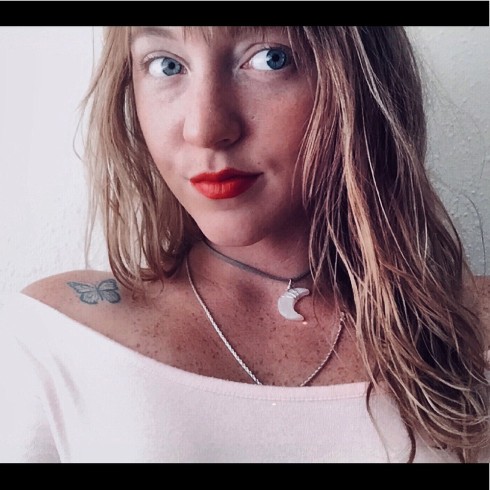 Meet your Posher, Taylor 🦋